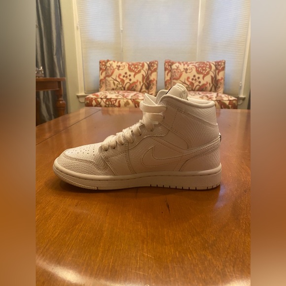 Air Jordan 1 Mid “White Snakeskin” - Picture 3 of 8